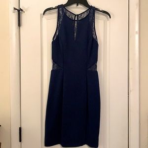 Guess, Size 4, Navy